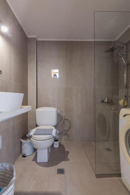 גובס Geo'S Lovely Two Bedroom Island Apartment מראה חיצוני תמונה