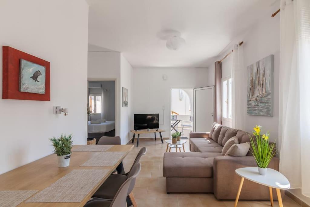 גובס Geo'S Lovely Two Bedroom Island Apartment מראה חיצוני תמונה